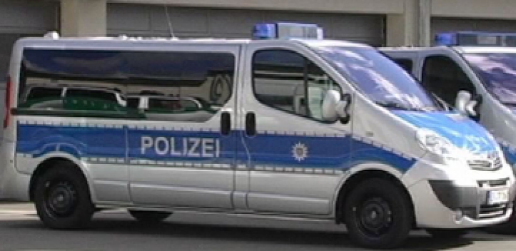 Unfall auf überfrorenem Weg