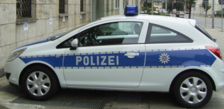 Treppenhaus mit Hakenkreuzen beschmiert