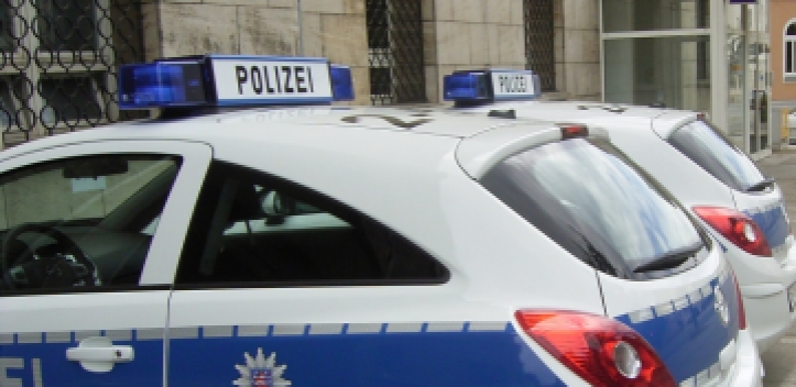 Gegen Gebäude gefahren