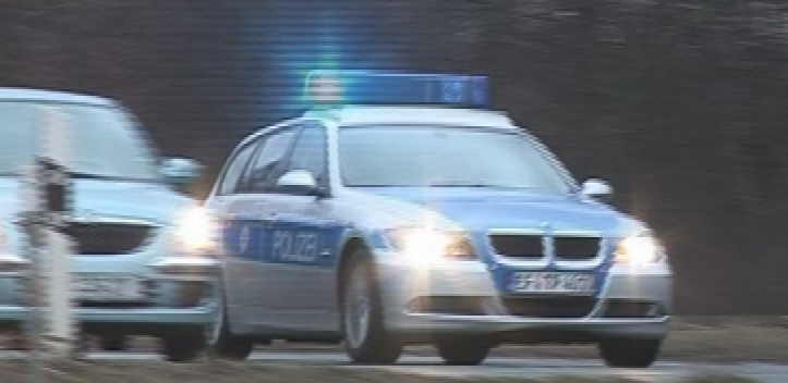 Polizeiauto gerammt - 3 Leichtverletzte bei Unfall