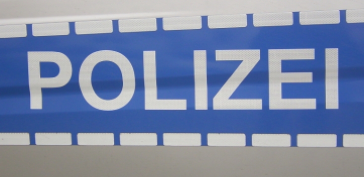 Einbrecher überrascht Mieterin 