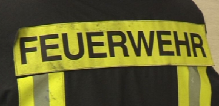 Brand eines Mehrfamilienhauses 