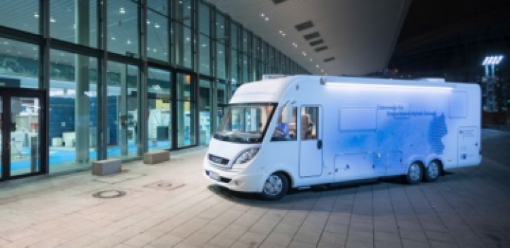 „Breitbandbus“ macht in Jena Station