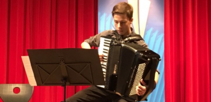 1. Preis für Jenaer Akkordeonspieler