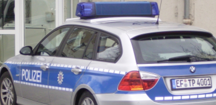 Wegen Sekundenschlaf von der Fahrbahn abgekommen