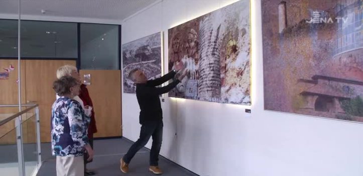 Gestaltungspläne: In der Sparkasse sind Fotocollagen des Jenaers Bernd Fischer zu sehen