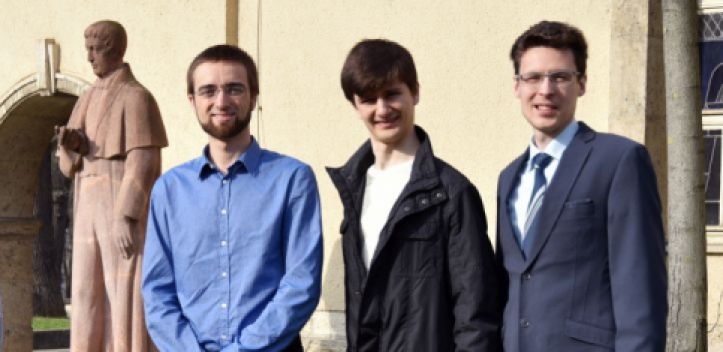 Nachwuchswissenschaftler bei Nobelpreisträgertagung 