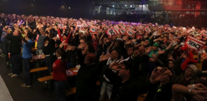 HappyBet sucht Bewerber für die besten Plätze beim Darts-Turnier am Osterwochenende in Jena