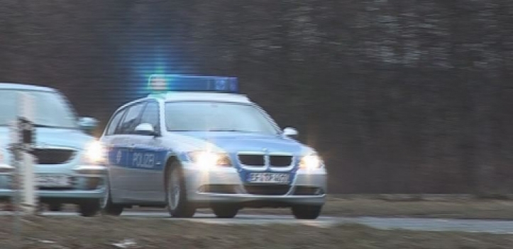 Pkw fährt in Leitplanke 