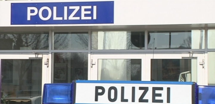 Männertägliche Gruppenkeilerei am Post-Sportplatz