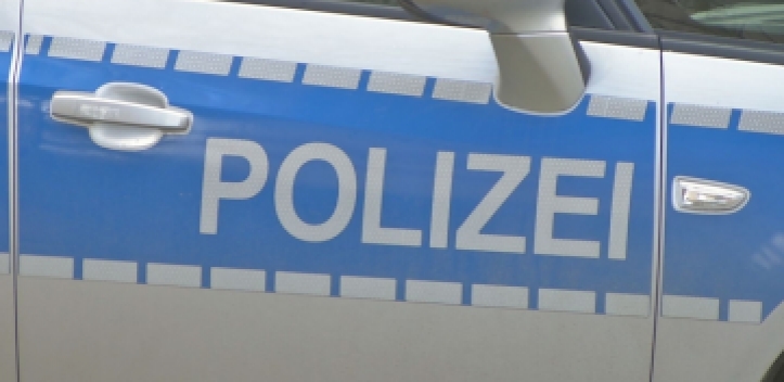 Auseinandersetzung zwischen drei Personen