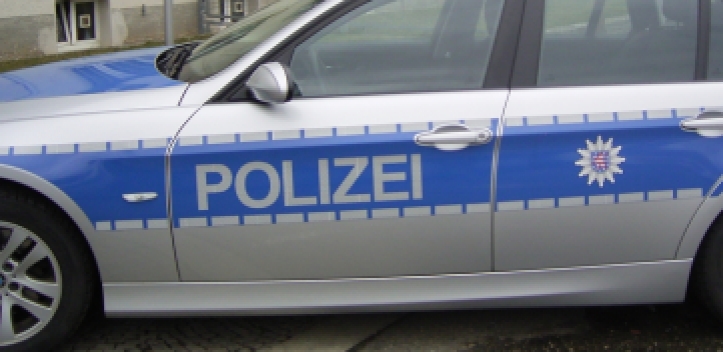 Nach Aquaplaning im Graben gelandet