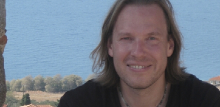 Stefan Lorenz Sorgner liest in der neuen mitte