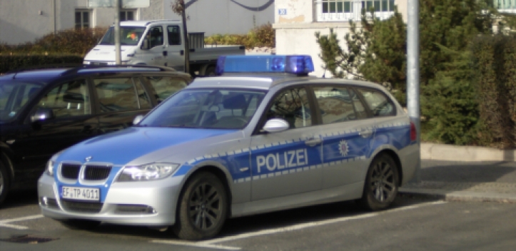 Flüchtiger hinterlässt Ausweis