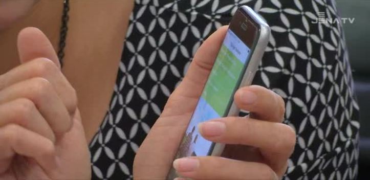 Auf die App geschaut: Die Sparkasse stellte ein Gemeinschaftsprojekt mit dem Tourismusverband vor