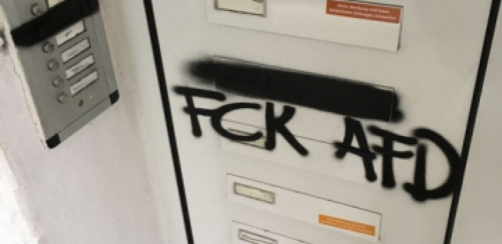 Farbanschlag auf Wohnhäuser von AfD-Funktionären 