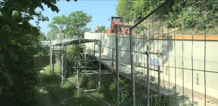 Hangsicherung: An der Straße zum Fuchsturm laufen die Arbeiten auf Hochtouren
