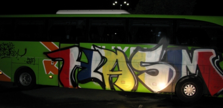 Bus-Schmierereien – Zeugen gesucht