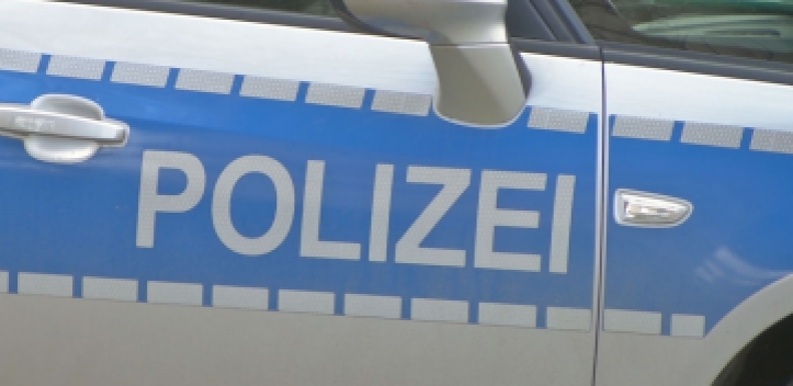 Nach Kontrolle zu Fuß nach Hause 