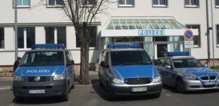 Betrunkener Radfahrer stellt sich selbst