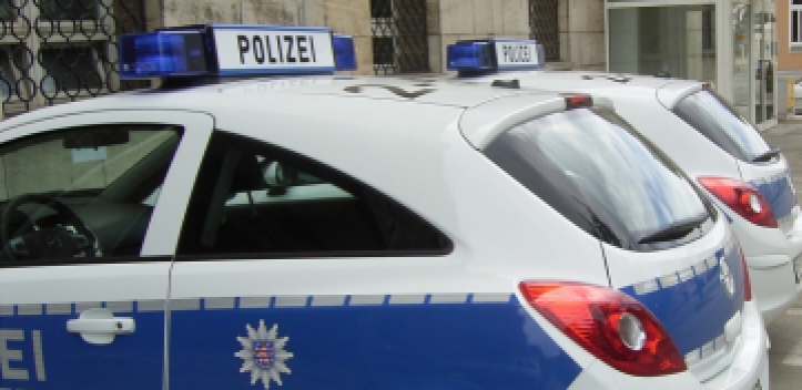 Mit gestohlenem Fahrzeug festgefahren und geflüchtet