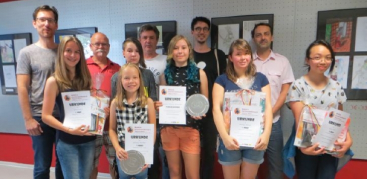 Preisverleihung für Manga-Zeichenwettbewerb 