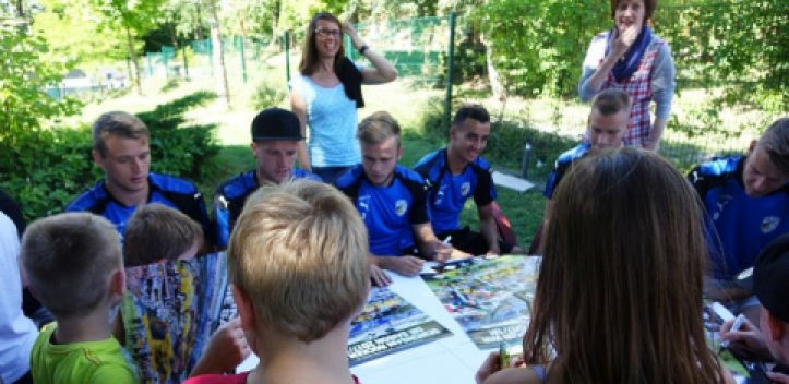 Fußballer in Kinder- und Jugendpsychiatrie zu Gast