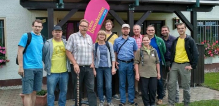 Sommerwanderung der FDP durch das Holzland