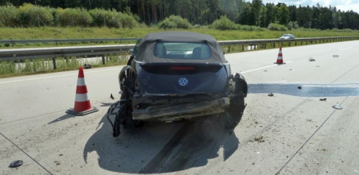 Nach Ausweichmanöver von Fahrbahn abgekommen