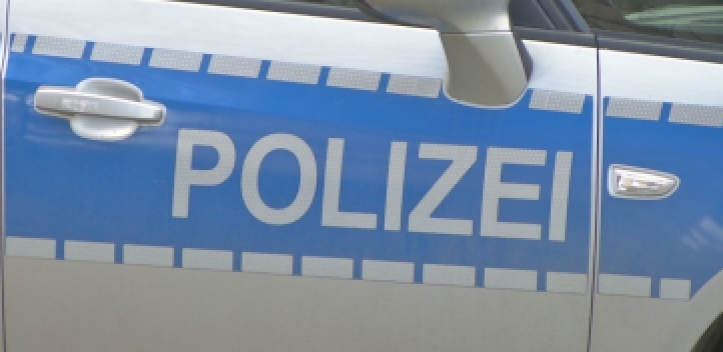 Kind bei Verkehrsunfall verletzt - Polizei sucht Zeugen