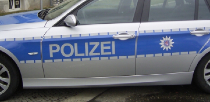 Wahlplakate beschädigt