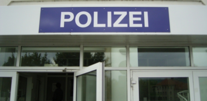 Ohne Helm in den Rettungs-Heli