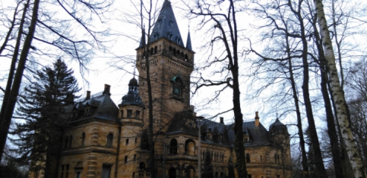 Zwangsversteigerung des Neuen Jagdschlosses Hummelshain?