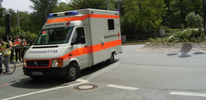 Pkw überschlägt sich mehrfach – ein Schwerverletzter