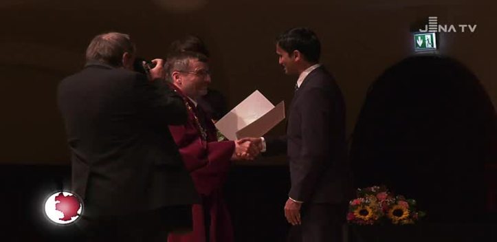 In die Studienzeit starten: Die Universität begrüßte im Volkshaus feierlich ihre „Erstis“