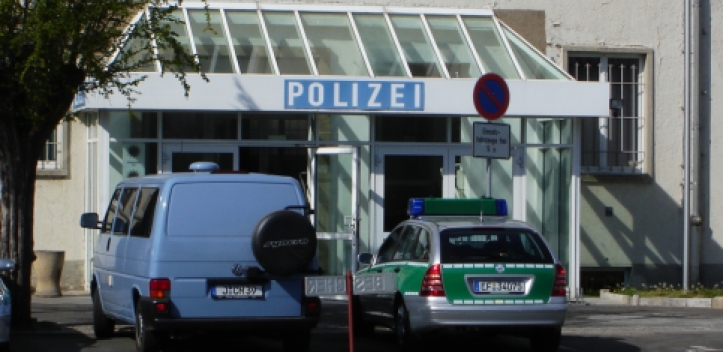 Unter Alkoholeinfluss Verkehrsunfall verursacht