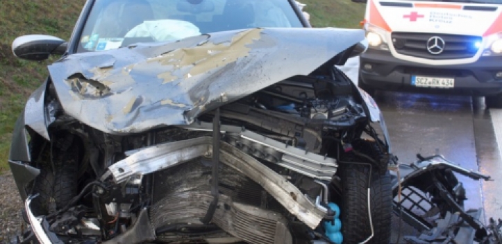 Zwei Unfälle und zwei Verletzte in fünf Minuten 