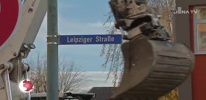 Bagger rollen wieder: In der Leipziger Straße in Jena-Nord hat der zweite Bauabschnitt begonnen