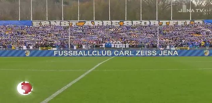 Aus Verbundenheit zum Team: Der FC Carl Zeiss Jena hat das größte Mannschaftsfoto aller Zeiten