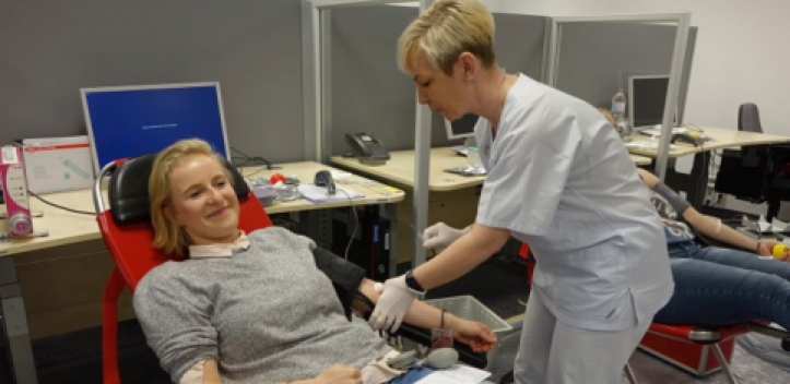 Blut spenden als Teamaktion