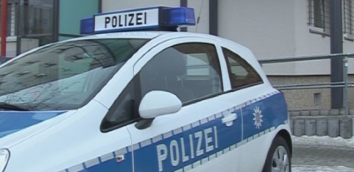 Puppe auf der Mauer: Zeugen gesucht