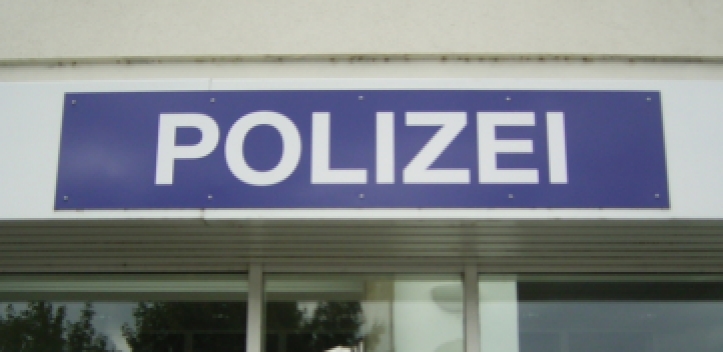 Straßenbahnhaltestellen demoliert 