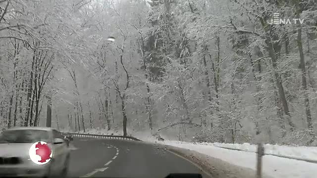 Im Schnee unterwegs: Der Wintereinbruch vom Dienstag hat für viele Behinderungen gesorgt  