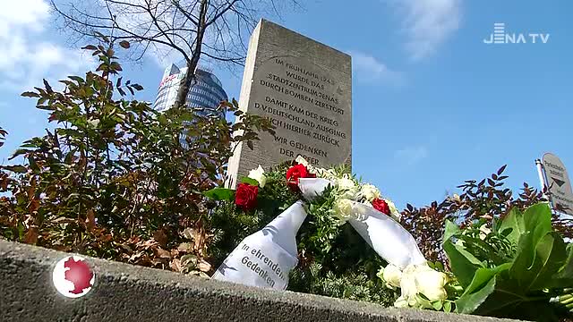 Erinnerung: Im Stadtzentrum wurde der  Opfer des Bombenangriffs vom 19. März 1945 gedacht
