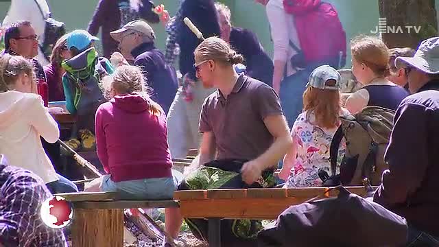 Jenaer Familienwandertag: Die Firma SCHOTT übergab den Otto-Schott-Platz an die Stadt