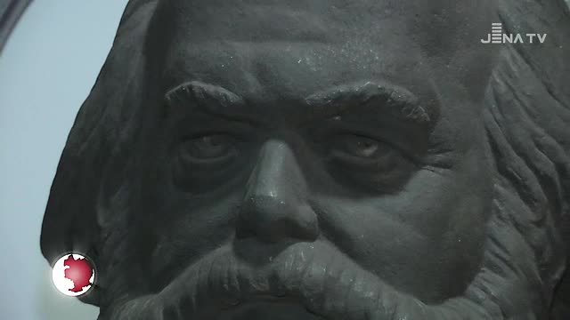 Karl Marx im Einkaufszentrum: Die Büste zog aus dem Uni-Magazin in die „Neue Mitte“ um