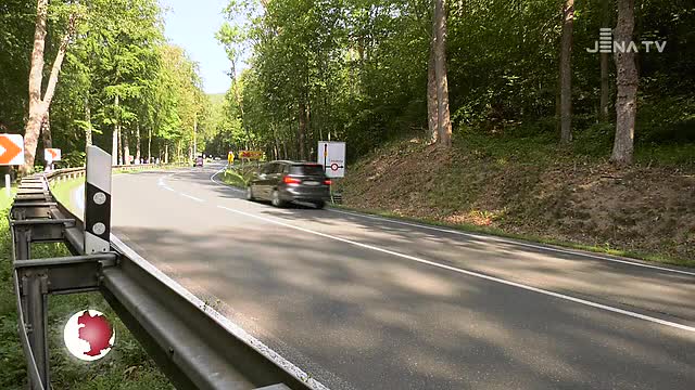 Straßenbau nach Cospeda: Bis Ende nächster Woche wird eine neue Deckschicht aufgebracht