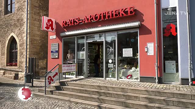 Aktuelle Erlaubnis: Die Rats-Apotheke am Markt stellte Desinfektionsmittel selbst her