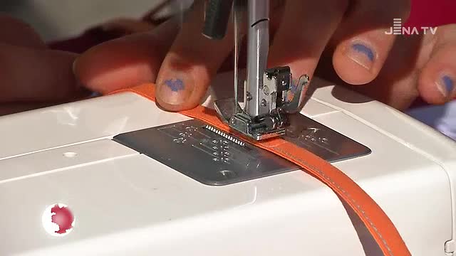 Solidaritäts-Projekt: Auch im Soziokulturellen Zentrum „CarlA“ werden Schutzbedeckungen genäht 