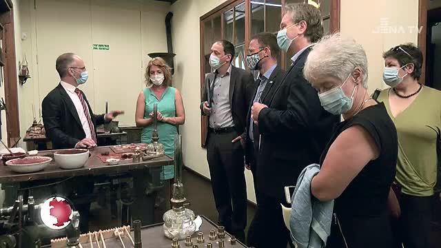 Für gleichwertige Verhältnisse: Ihre Sommertour führte Staatssekretärin Karawanskij ins Deutsche Optische Museum